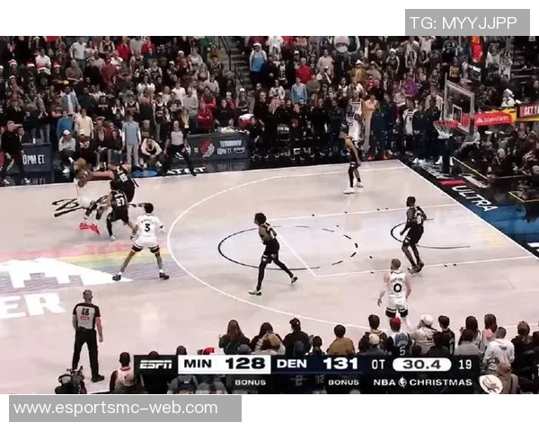 华子故作淡定扒拉约基奇裁判未吹哨引发热议